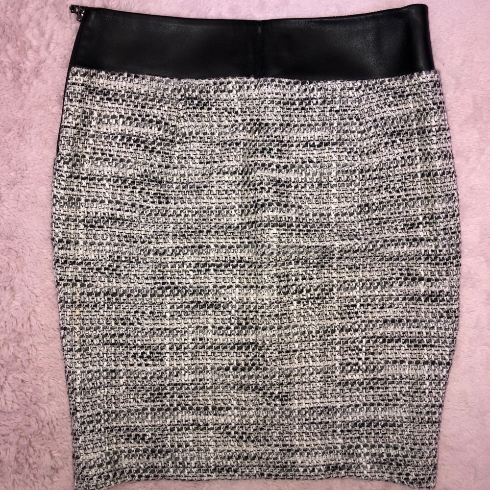 COPY - EUC Bebe Tweed Skirt Size 2